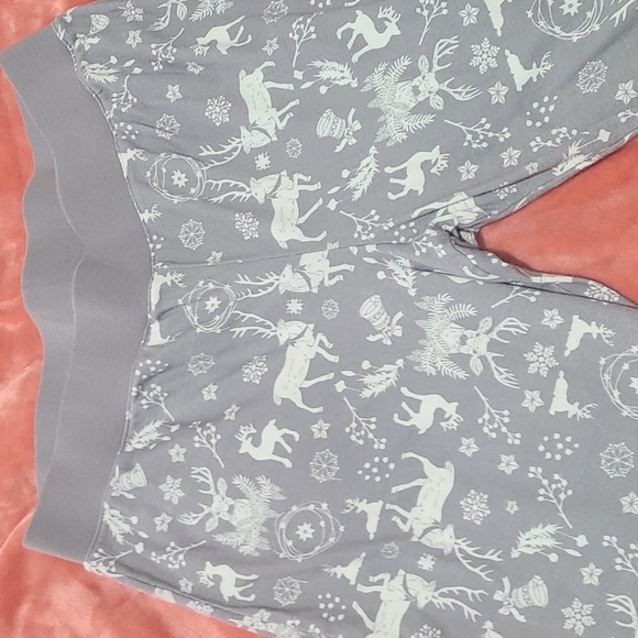 BRAND NEW! 2 Piece Pajama Set. - Picture 3 of 13